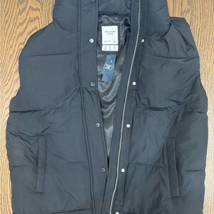 Abercrombie & Fitch Black Puffer Vest
